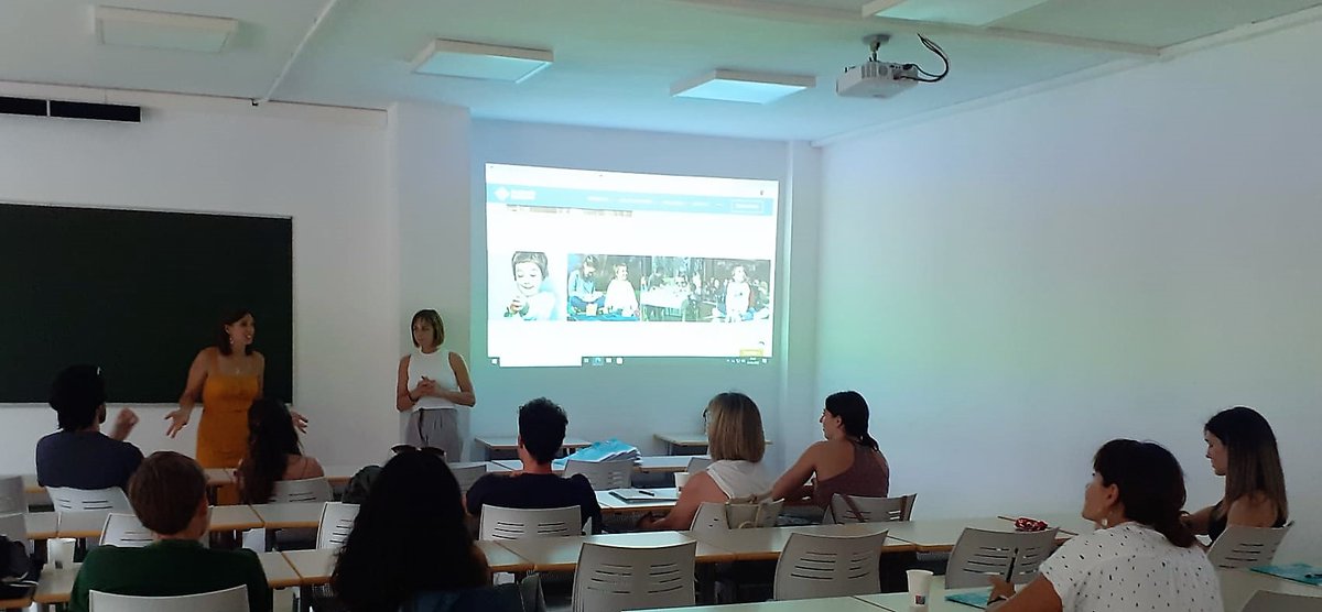 Segona Jornada <a href="/ColFiCatCentral/">Secció Territorial de la Catalunya Central del CFC</a> a la <a href="/UVic_FCSB/">Facultat de Ciències de la Salut i el Benestar</a> . Xerrada super interessant sobre l'abordatge de la deficiència d'AADC amb @associacio_irai <a href="/FundaColumbus/">Fundación Columbus</a> 🦸🏻‍♀️🦸🏻‍♀️