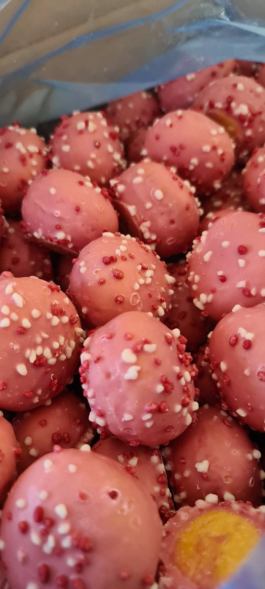 ROSE POPDOTS AVAILABLE NOW
88 PIECES PER CASE (1.85KG)

01753-395-000 
ORDERS.SL@FIRSTCHOICEPRODUCE.COM 

#Dots
#popdots
#doughnuts