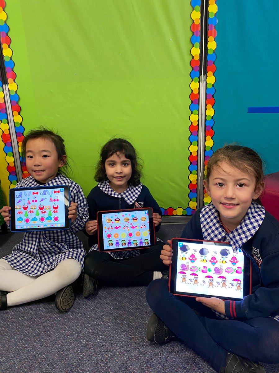 KA have been learning to make patterns! Today, we used iPads to make a pattern using different shapes and colours.✨✨ <a href="/MissSohailaa/">Sohaila</a>