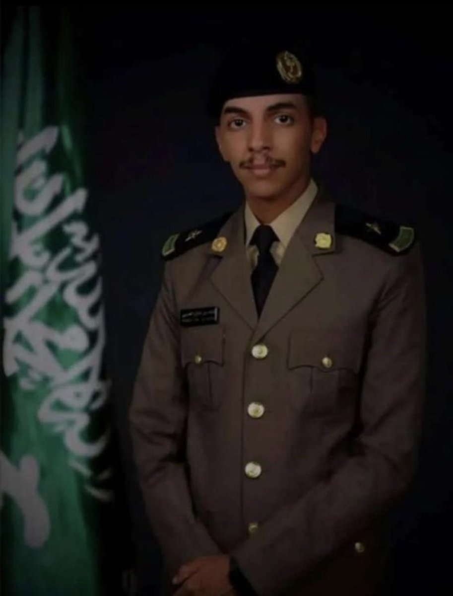 alshmaleen's tweet photo. #افراح_الشمالين   نبارك لابن العم / فاهد بن غازي حسين الشميلاني  تخرجه برتبة ملازم من كلية الملك فهد الأمنية
نسأل الله العظيم له التوفيق والسداد وأن يوفقه في عمله لخدمة دينه ووطنه https://t.co/p85rwU4aKK