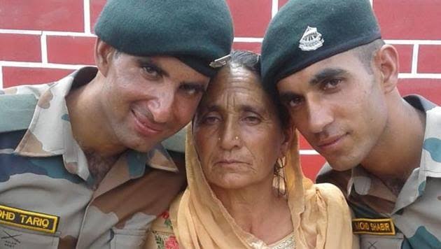 FerozAh15772360's tweet photo. He broke the promise he made to his mother, but he kept the promise he made to his motherland.

#TigerZindaHai

#FakhreKashmir

#FakhreHind https://t.co/LjAT2pH8B5