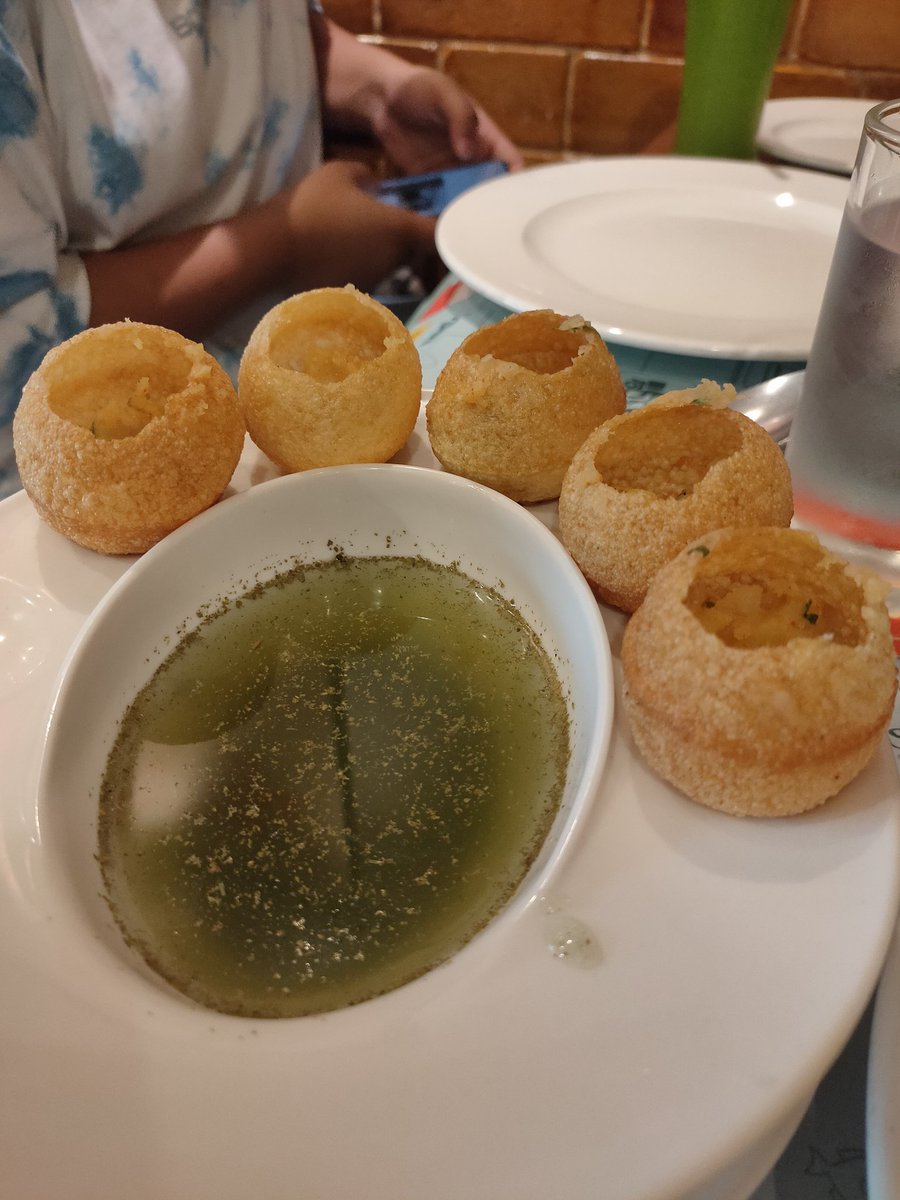 RamenChakrabor2's tweet photo. #barbequenation #tsty #foodlover panipuri 😋 https://t.co/8QyTstLcLh