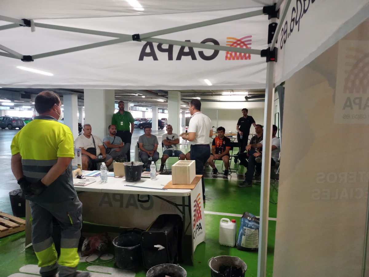 CementosC's tweet photo. Muy positiva la jornada de ayer en Leroy Merlin Alcalá de Guadaira, Sevilla. Gracias a los asistentes, a nuestros grandes profesionales y a @leroymerlin por hacerlo posible. 
#cementoscapa #construccionsostenible #jornadadeformacion https://t.co/48ysNAvlBI