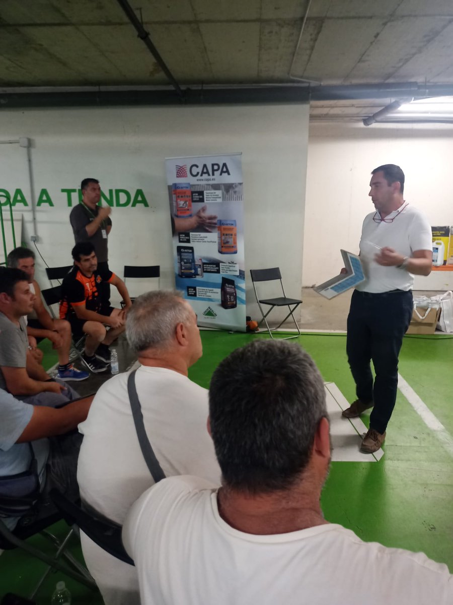 CementosC's tweet photo. Muy positiva la jornada de ayer en Leroy Merlin Alcalá de Guadaira, Sevilla. Gracias a los asistentes, a nuestros grandes profesionales y a @leroymerlin por hacerlo posible. 
#cementoscapa #construccionsostenible #jornadadeformacion https://t.co/48ysNAvlBI