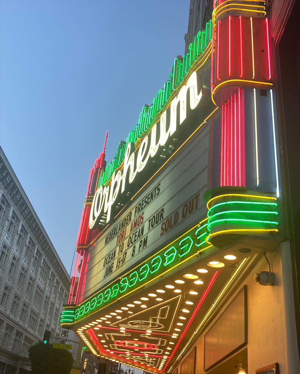 GinaGrad's tweet photo. Good music with good friends. @toriamos #companian @LAOrpheum 🎶 https://t.co/xYsnqiiryG
