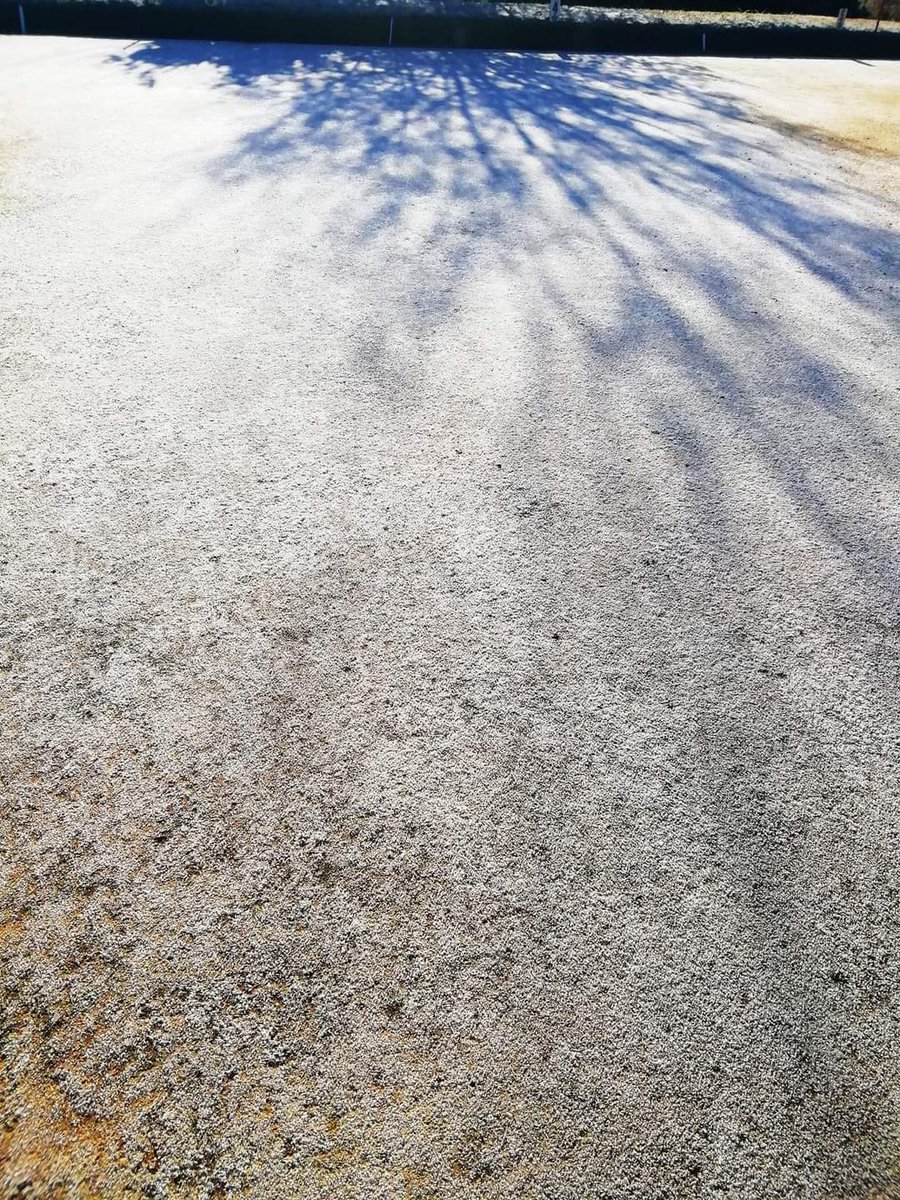 ReenvalSA's tweet photo. Dit is nege uur die oggend in #Clocolan en die #ryp is nie gesmelt nie. Die dam het ook begin vries. Was - 8 laasnag
📷Vollie Volschenk 
@SAWeatherServic @NoordWesWeer @AfricaWeather_ @peoples_weather @VoxWeatherZa @ewnreporter @Amorersg @willempelserrsg @RadioHoutstokFM https://t.co/7QPAhcouSV