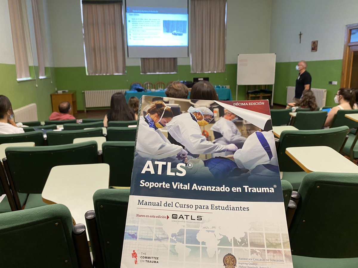 Curro_Blanco's tweet photo. Comenzamos con un nuevo Curso #ATLS del @AmCollSurgeons organizado por la @aecirujanos en la sede de Salamanca 

#Politrauma #ABC #SoMe4Trauma #formacion https://t.co/uOr41h9tE9
