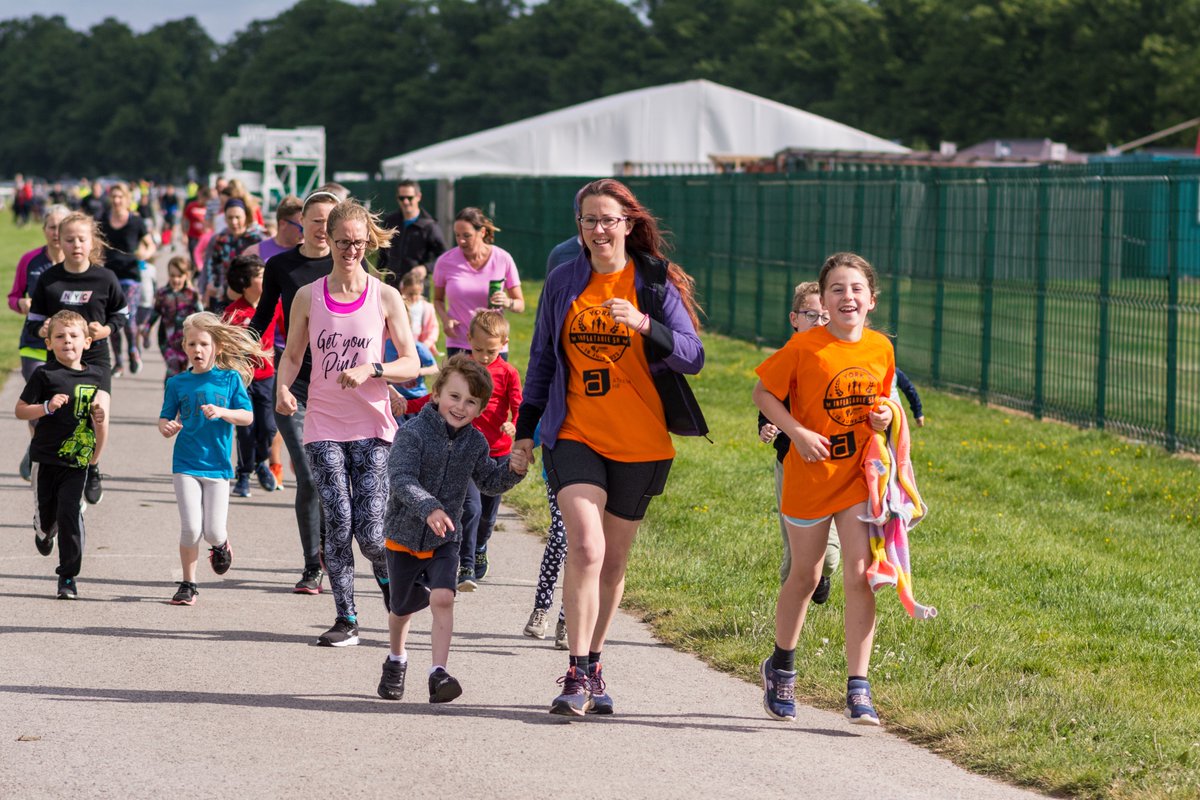YHEC1's tweet photo. This weekend, YHEC staff and their families are aiming to raise £500 for @OscarsCharity Paediatric Brain Tumour Charity by doing the world's largest inflatable obstacle course - see the pictures below! Find out more and donate at https://t.co/MDZ0MMXDwD. https://t.co/FK3nwOh5tS