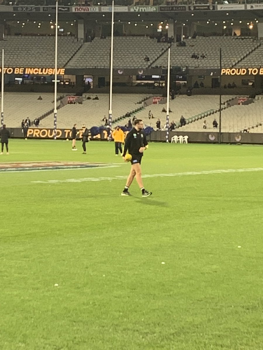 BaltaMars's tweet image. Glasses on