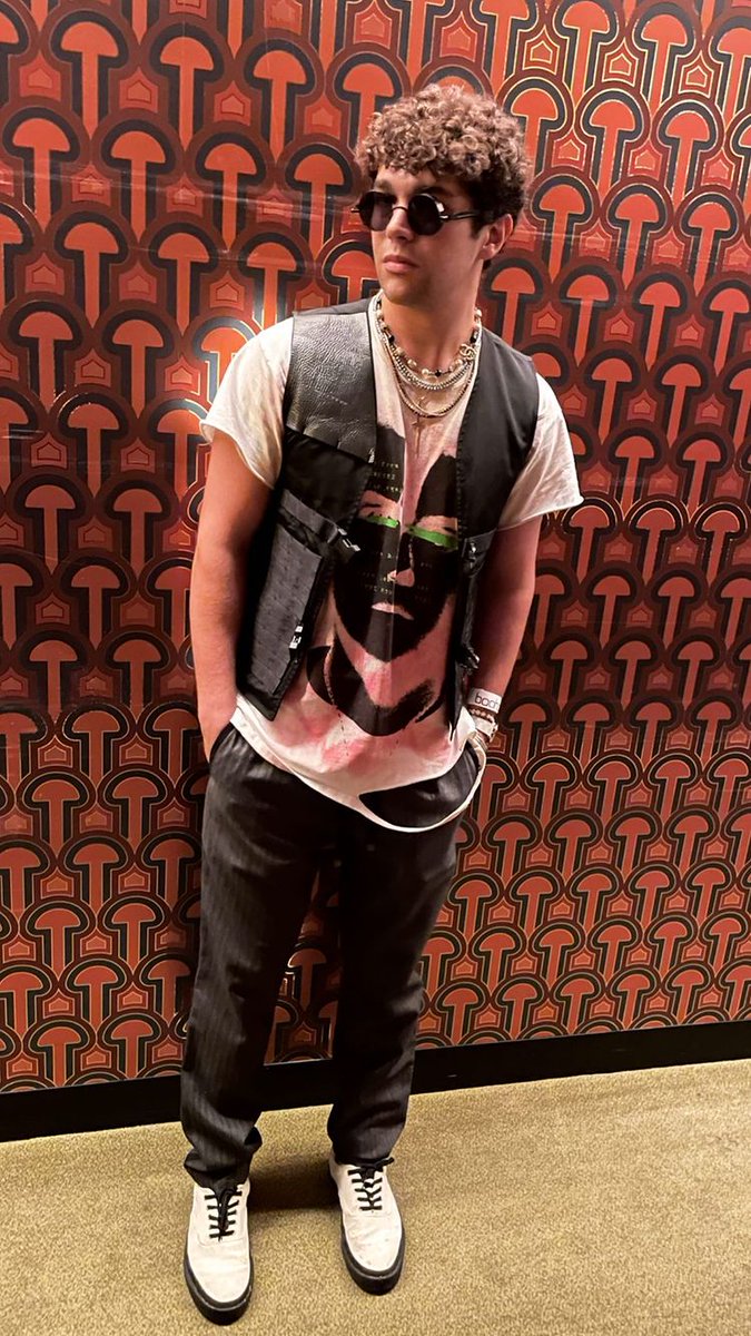 15.06 | Austin Mahone via Instagram Stories (austinmahone).