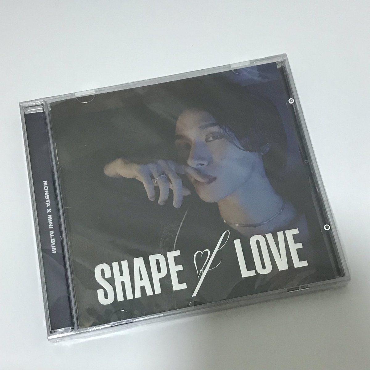 Junnie__moon's tweet photo. WTS Monsta X Shape of Love Jewe case
🌼Sealed, on hand

Changkyun ver. 
RM40 exclude postage 

Postage RM8
DM if interest ❤️

#pasarmonstax #pasarMX @PasarMX_Wonho pls help retweet thank you❤️❤️😻 https://t.co/PrXpSjcdE2