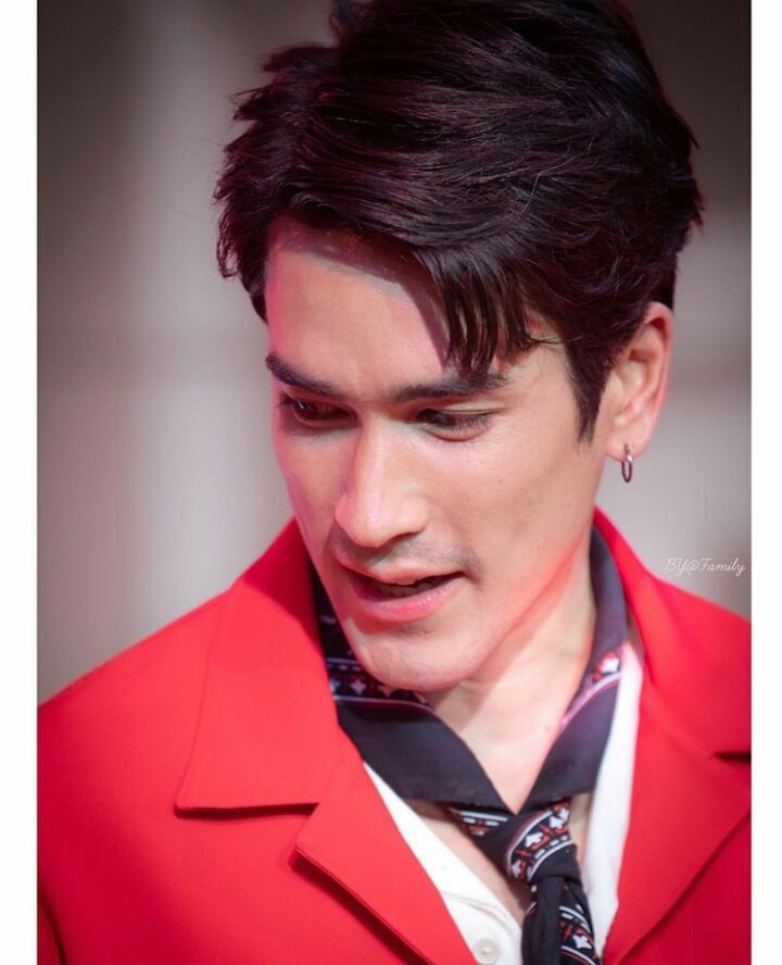 NgMattana's tweet photo. โอย...ใจล���ลาย..โคตรหล่อเลยเทพบุตรชัดๆๆงื้อ..หล่อที่สุด!แบร์..😍😍😍😘😘😘❤❤❤❤❤❤
#ณเดชน์ https://t.co/FVCVdod52r