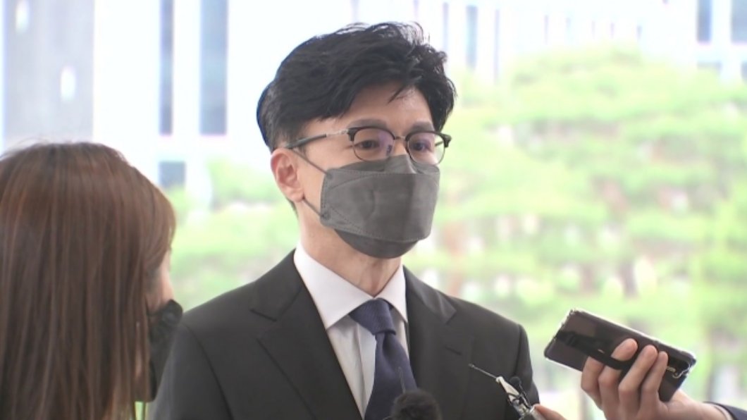 HypocriteMask tweet picture