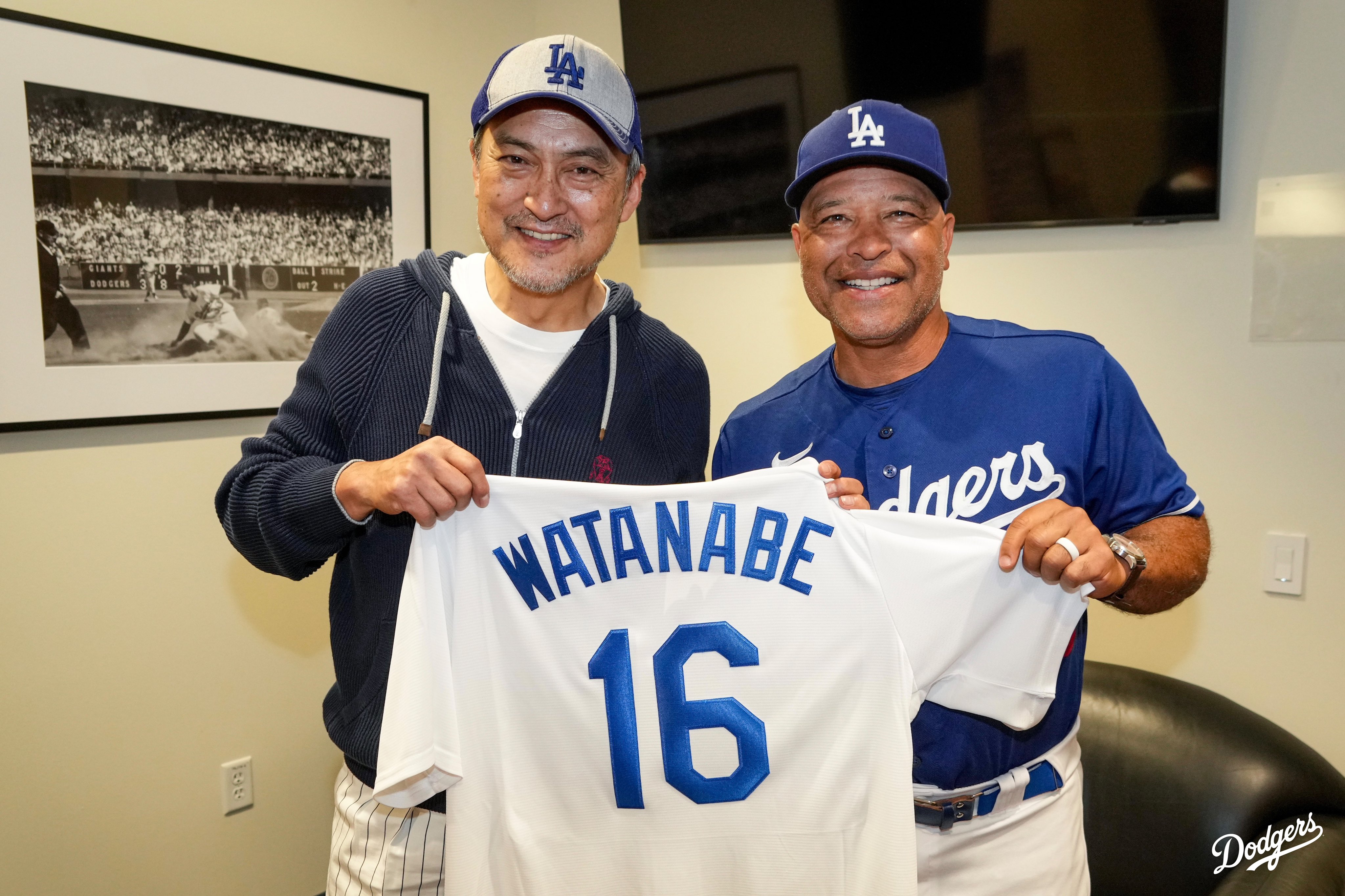 Los Angeles Dodgers on X: In honor of Japanese Heritage Night, the Dodgers  welcomed actor Ken Watanabe to throw out the ceremonial first pitch. 🇯🇵   / X