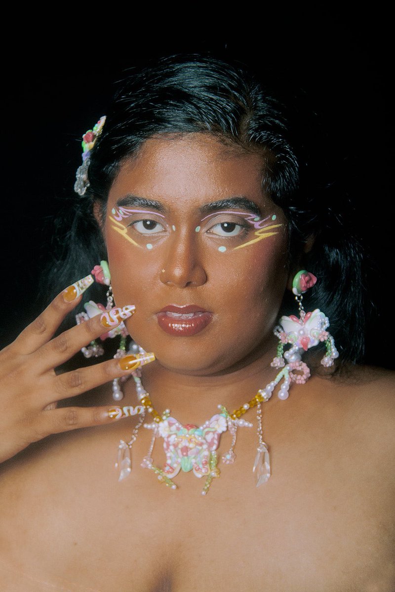 strangerousco's tweet image. Ethereal Goddess Vibes Only ™️ for @GejalaSosialite slaying it with our Mata-Mata: Soft Tears liner palettes! 🧚🏾‍♂️🪄✨ using our soft but highly pigmented pastel shades: nectar, cosmo and gleam! We had such fun making this look come to life💚💛💖

#SoftTears #Strangerous