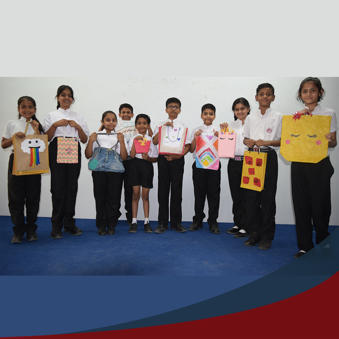 GroupCourt's tweet photo. Craft is the vehicle for expressing one's vision as it is the visible edge of art. Cambridgians enthusiastically participated in the Tote Bag Making Competition and gave wings to their artistic spirit.
#tote #totebag #bag #bags #creative #creativity #art #fingerpaint #paint https://t.co/hCEjK6DnUt