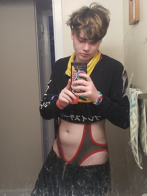 ?? Sexy outfit I wore recently!
#gay #twink #onlyfansboys https://t.co/BGeu6Rex9k