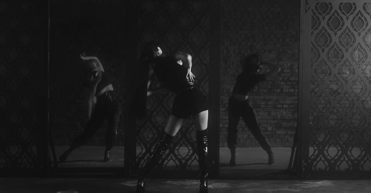 lalisaperformer's tweet photo. keep voting and let's win this for lisa <3 

I vote for #MTVLAKPOPLISA #MTVLAFANDOMLISA #MTVLAHITMONEY at this year’s #PremiosMTVMIAW https://t.co/Yn27kXl3bn