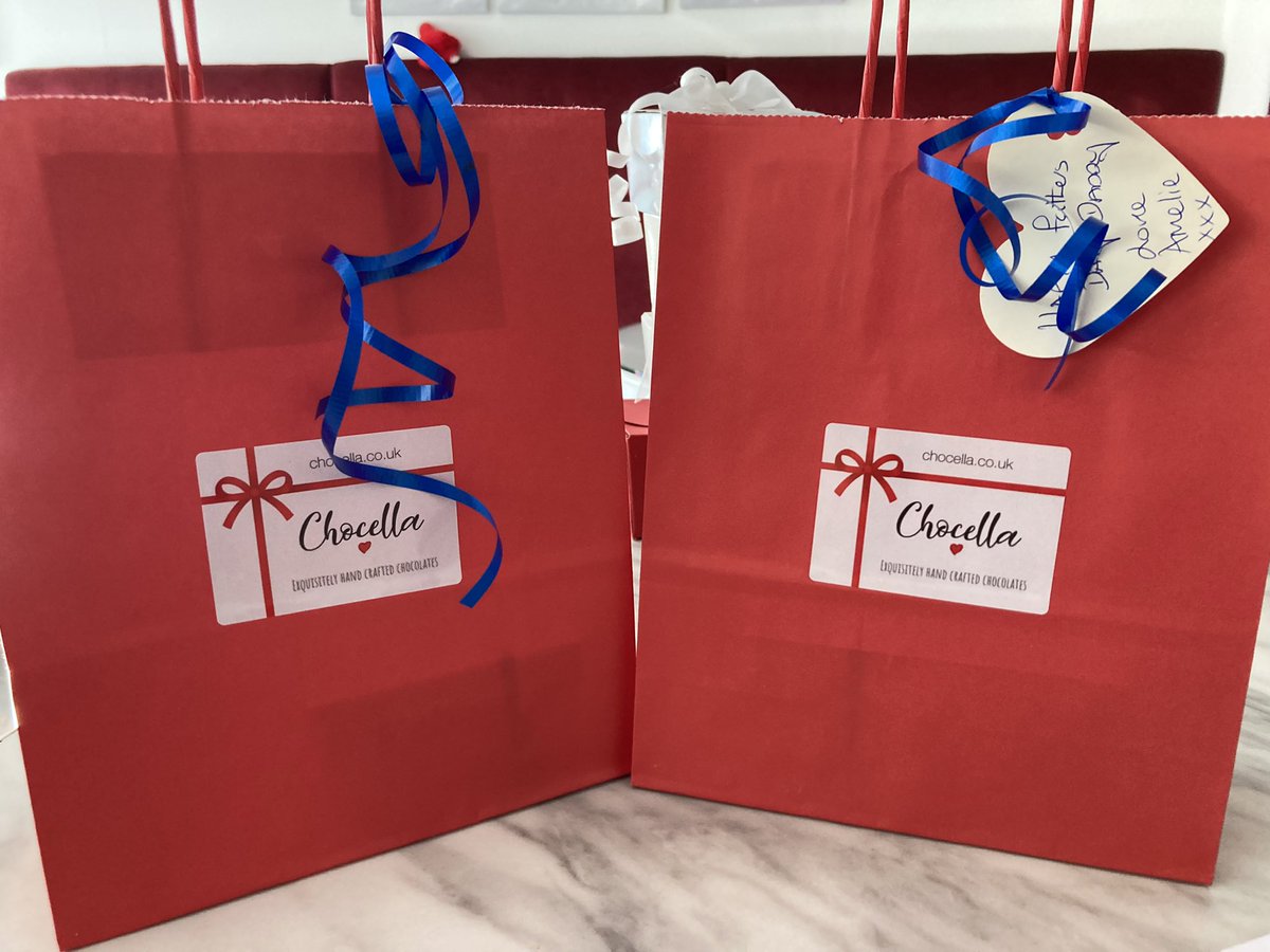 💙Best Dad💙Lots of chocolate goodie bags being prepared for their big day. 
#treats #fathersday #chocolate #gifts #chocolatemaker @fooddrinkdevon #specialoccasion  #chocella #artisan #shoplocal @brixhamchamber @torbayhour #handmadechocolates  chocella.co.uk