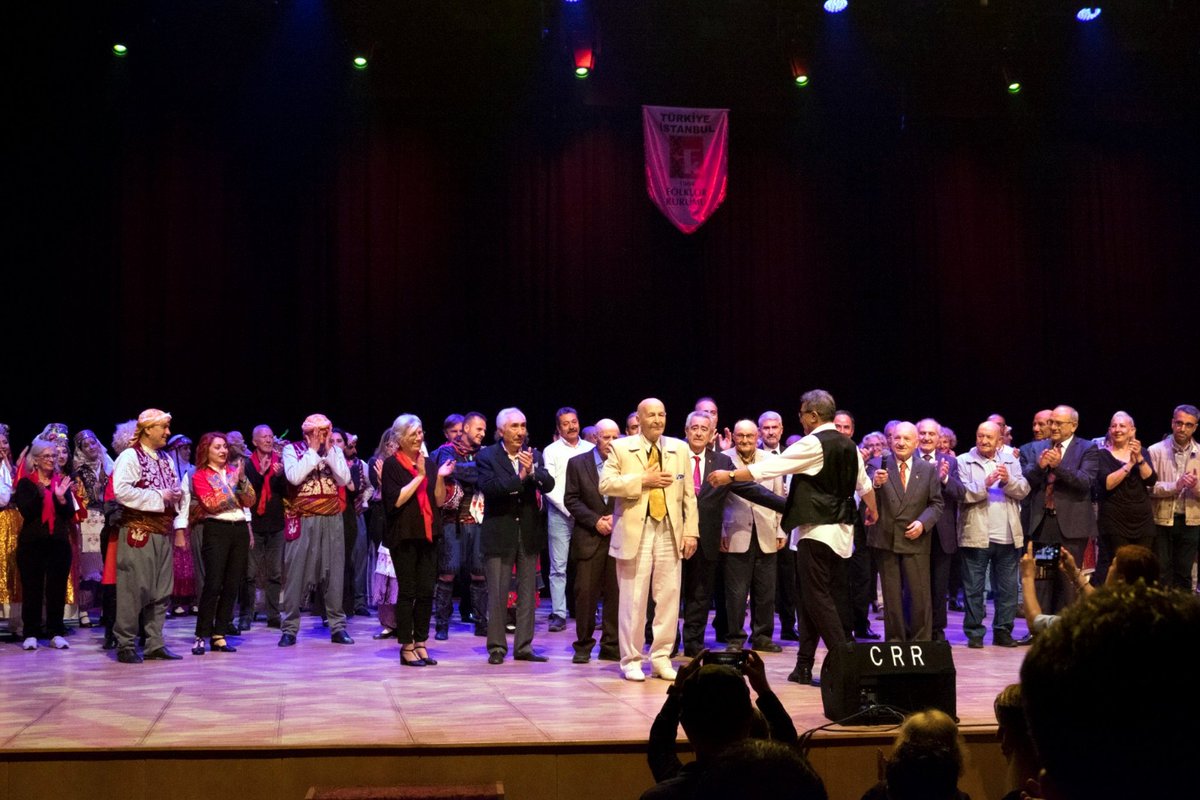 TFKturkey's tweet photo. Folklor Kurumu Derneğimiz; İki yıllık zorunlu salgın molasının ardından, 12 Haziran 2022 akşamı Cemal Reşit Rey konser salonunda kültür ve sanatseverler ile yeniden kucaklaştı.
https://t.co/sk5Fyw9tWn https://t.co/h3l90PARPH