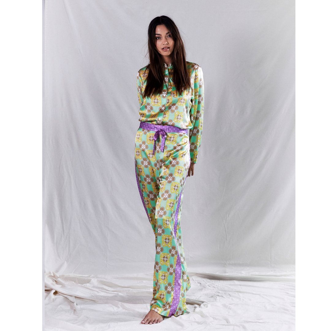 GraceLingerie's tweet photo. Jessica Russel Flint silk nightwear sale starts tomorrow 30% Off 
https://t.co/b9i1vH1XZH https://t.co/1WJuykJ5w9