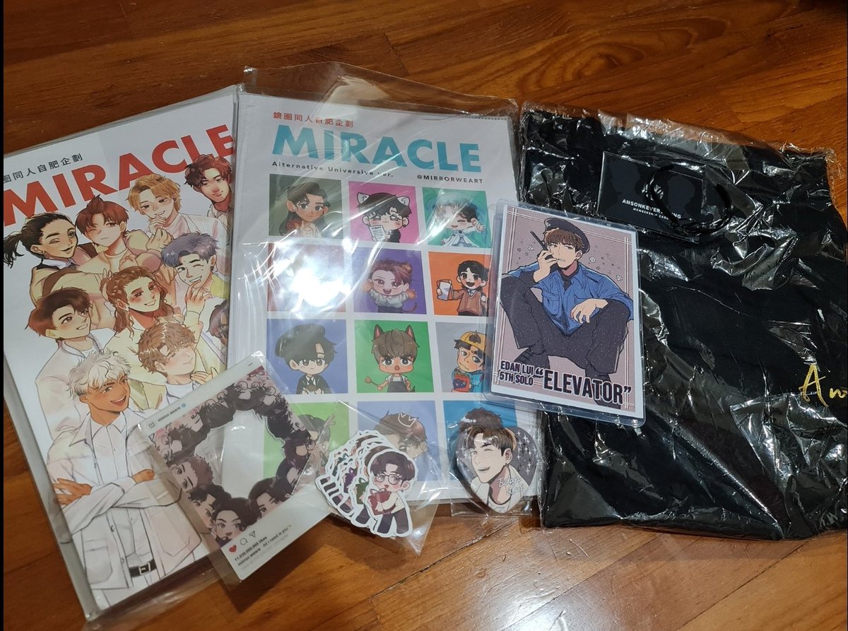 vandoornewrites's tweet photo. got the stuff for ak's official fc today!! also got the mirrorweart artbooks and the super gorgeous elevator + mirror set ;; https://t.co/5GcF2cUPbT