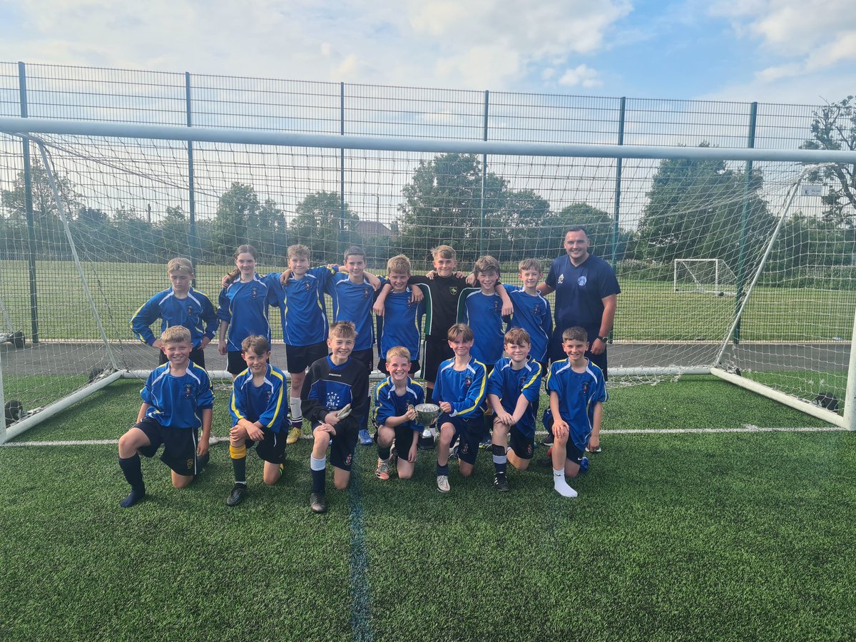 StPetersPhysEd's tweet photo. After 2 years without a district team, north and south Solihull schools faced off in a district match. 5 St Peters boys were picked and all contributed extremely well. The match resulted with South Solihull winning 4-0. https://t.co/D1Gg8Mz6ZJ