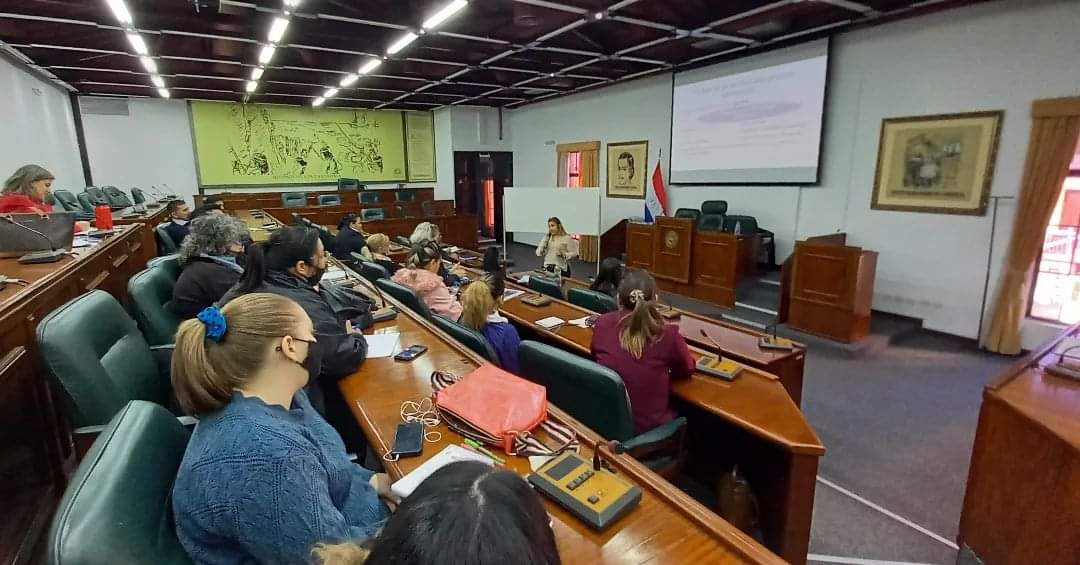itslhcdparaguay's tweet photo. #Clase_4 del Curso de "Inteligencia Emocional y Hab. Blandas". Desarrollado en 5 clases, en el Salón Comuneros HCD, los días: 30/05 - 31/05 - 7/06 - 14/06 y 21/06, de 13 a 15 hs. Instructores: Lic. #OlgaOvelar y Lic. #EricoRecalde. Organizado por @Sinafocal; apoya: #ITSL_HCD. https://t.co/0YlgxmLWlo