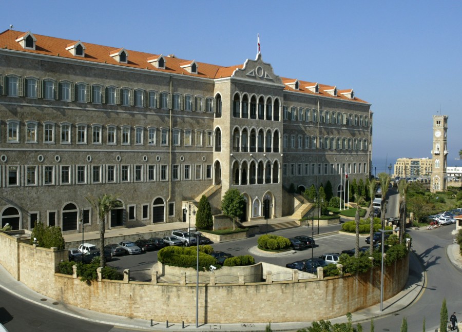 Voice of Lebanon 100.3 100.5 (@sawtlebnan) on Twitter photo كيف يقيّم الوزير السابق <a href="/aljarrahjamal/">Jamal Jarrah</a> المرحلة السياسية الراهنة؟ ومن يرجح لتشكيل الحكومة الجديد؟
ما هي خيارات لبنان لو جاء الرد الإسرائيلي سلبياً؟ وهل تنزلق الأمور إلى مواجهة عسكرية؟ مع الكاتب والمحلل السياسي داوود رمال ببرنامج #الحكي_بالسياسة" الخميس 11:30 مع @jimmy__francis كيف يقيّم الوزير السابق <a href="/aljarrahjamal/">Jamal Jarrah</a> المرحلة السياسية الراهنة؟ ومن يرجح لتشكيل الحكومة الجديد؟
ما هي خيارات لبنان لو جاء الرد الإسرائيلي سلبياً؟ وهل تنزلق الأمور إلى مواجهة عسكرية؟ مع الكاتب والمحلل السياسي داوود رمال ببرنامج #الحكي_بالسياسة" الخميس 11:30 مع @jimmy__francis
