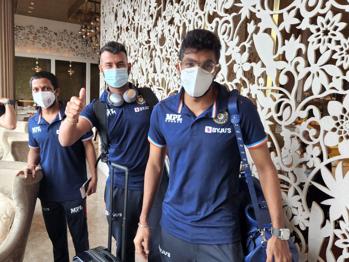 BCCI's tweet photo. England bound ✈️

📸 📸: Snapshots as #TeamIndia takes off for England. 👍 👍 https://t.co/Emgehz2hzm