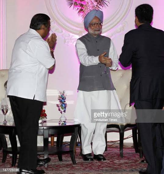 alisait69's tweet photo. MMS 
Signed historic Indo US nuclear deal &amp; gave india the recognition of being a responsible nuclear weapon state

Modi
Insisted Srilanka president to handover 500 MW wind power project to Adani group

#ModiMustResign

Royal tiger👇           Loyal tiger👇 https://t.co/4m1paqFatW