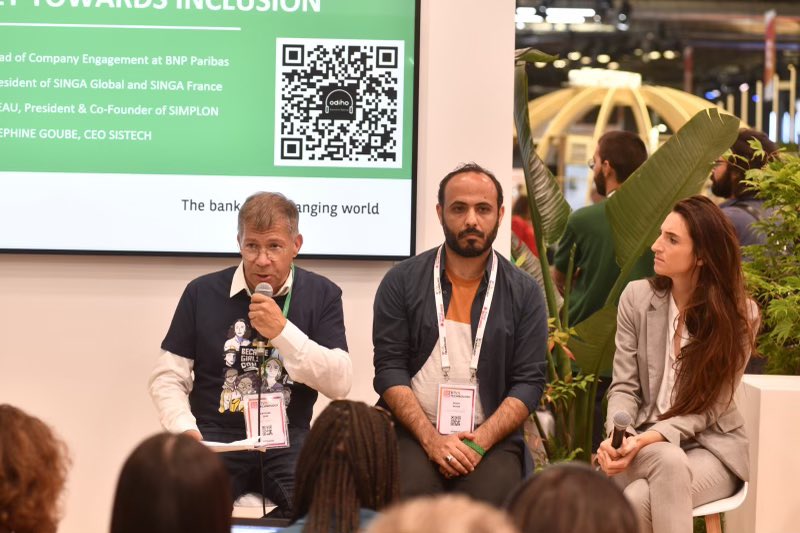 Ce fut un grand plaisir d'avoir échangé à #VivaTech avec nos partenaires <a href="/simplonco/">ok</a>,
<a href="/SistechGlobal/">Sistech</a>, @SINGA_FRANCE sur le rôle de la tech dans l'inclusion des réfugiés. La collaboration
entre la société civile et les entreprises est la clé répondre efficacement aux enjeux sociaux