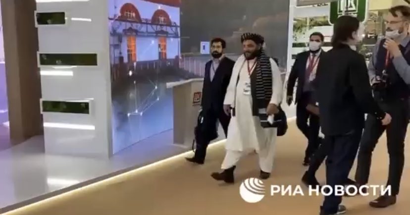 2022 год. 
Тали*бы как почетные гости свободно разгуливают по Питеру. 

Это ТЕРРОРИСТИЧЕСКАЯ ГРУППИРОВКА, блять.