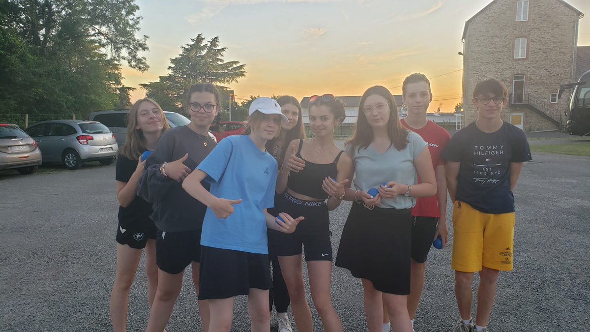 PoleChartreuse's tweet image. Nos élèves de 4ème du Collège La Chartreuse sont en Corrèze depuis lundi pour un séjour linguistique en Anglais ! Au programme, activités ludiques et sportives... in English ! pole-lachartreuse.fr/actualite/sejo…