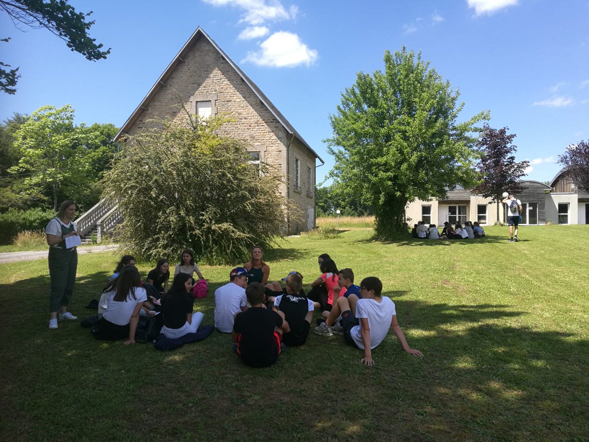 PoleChartreuse's tweet image. Nos élèves de 4ème du Collège La Chartreuse sont en Corrèze depuis lundi pour un séjour linguistique en Anglais ! Au programme, activités ludiques et sportives... in English ! pole-lachartreuse.fr/actualite/sejo…