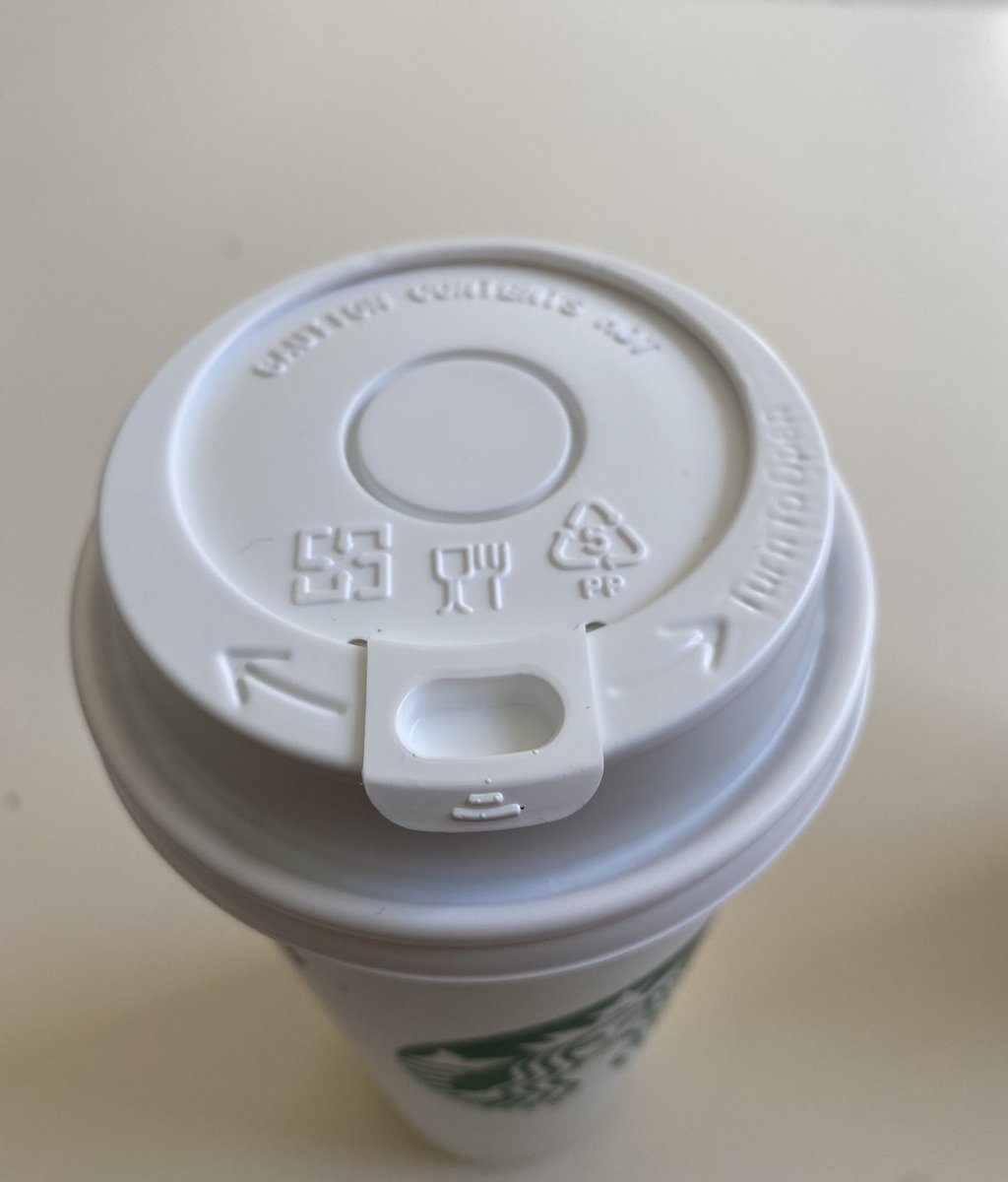 burkiohakko's tweet photo. #Starbucks sonunda americano için süper bir kapak çözümü üretmişsiniz 🙏🙏 https://t.co/6hx4d78b4q