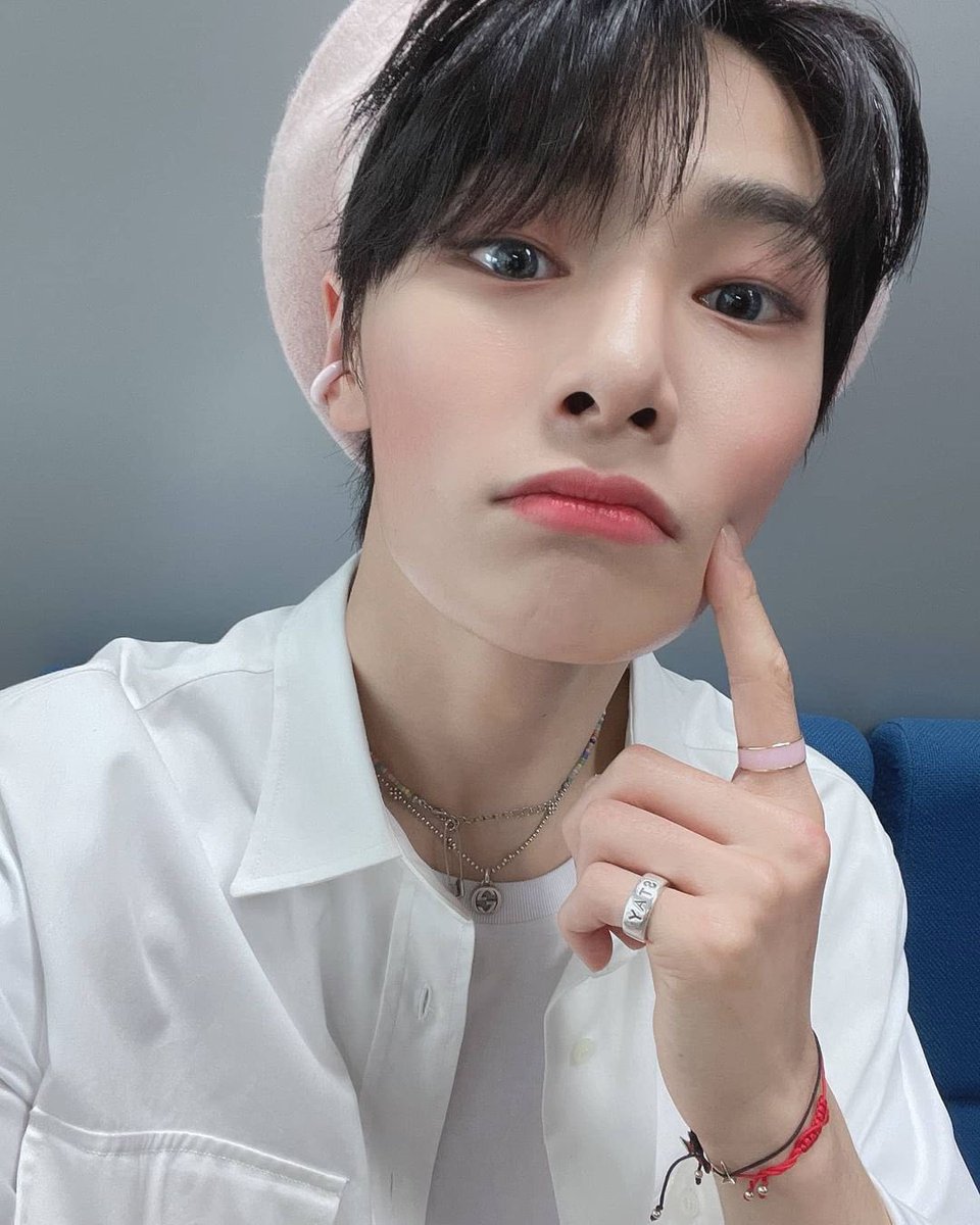 i love when skz make up artist emphasise jeongin's cheekbones