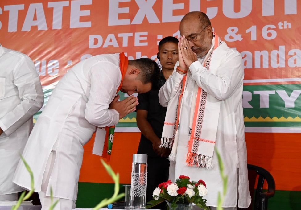 NBirenSingh's tweet photo. Joined the Party State President Smt @AShardaDevi Ji, Prabhari Sh @sambitswaraj Ji &amp; office bearers at the State Executive Meeting which is currently underway in Kangpokpi. The party has been playing an active role in ensuring the benefits of various schemes reach the grassroots. https://t.co/kWghG7ScbZ