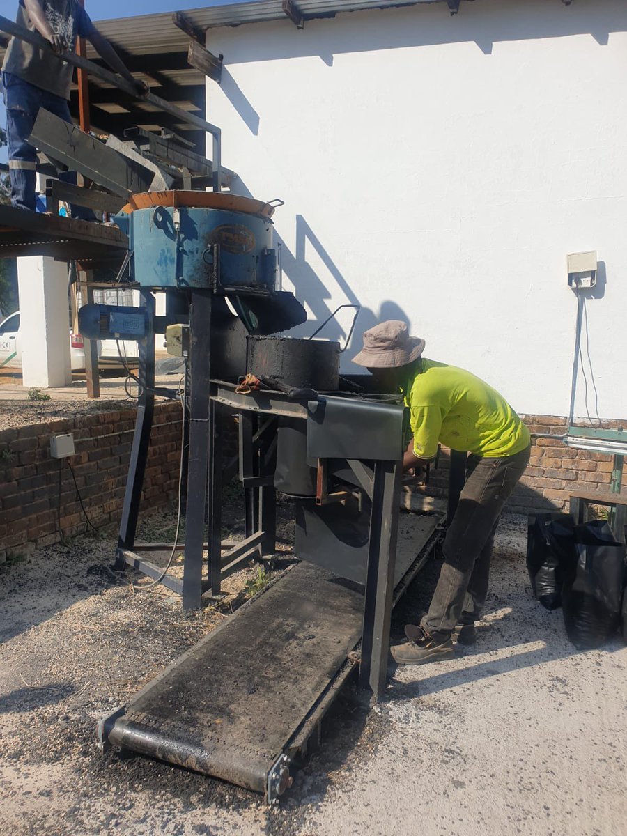 GaytonMcK's tweet photo. We signed a deal with young entrepreneurs, ordered thousands more bags of tar inorder to assist them with set up cost, the tar plant will be set up this weekend, Central Karoo will no longer bring tar from Cape Town or George, They will create ten jobs locally. https://t.co/9QN4MZYpRU