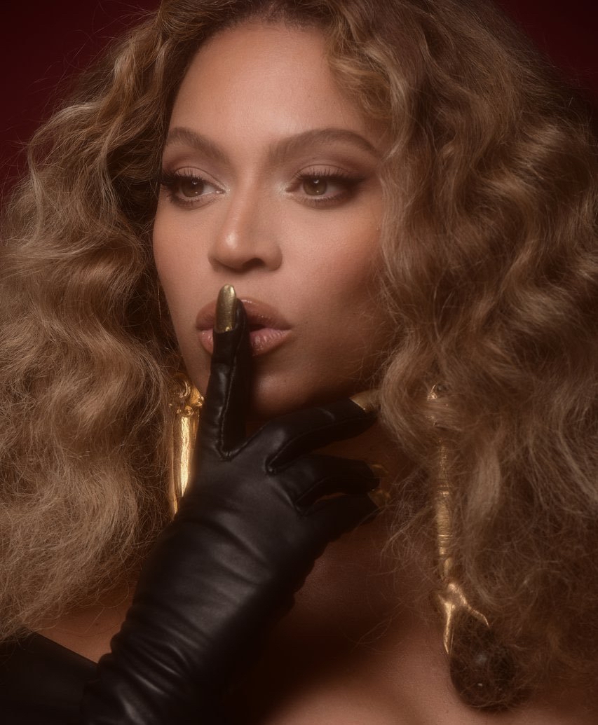 PopCrave's tweet photo. 🚨 Act 1 of Beyoncé’s new album, #RENAISSANCE, releases July 29 and will have 16 tracks.

Pre-save: https://t.co/mm8rXAhmTC https://t.co/RFkvfNopmC