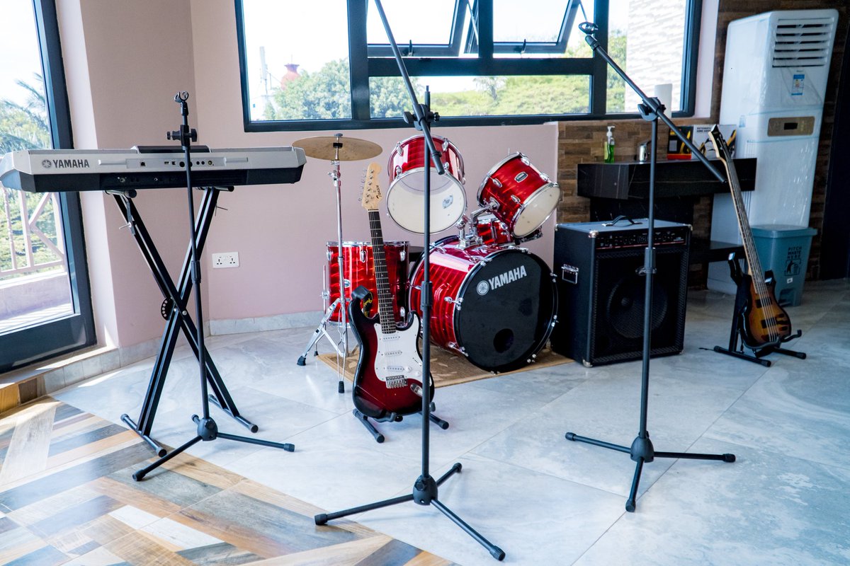 HomeFreeHotel tweet media