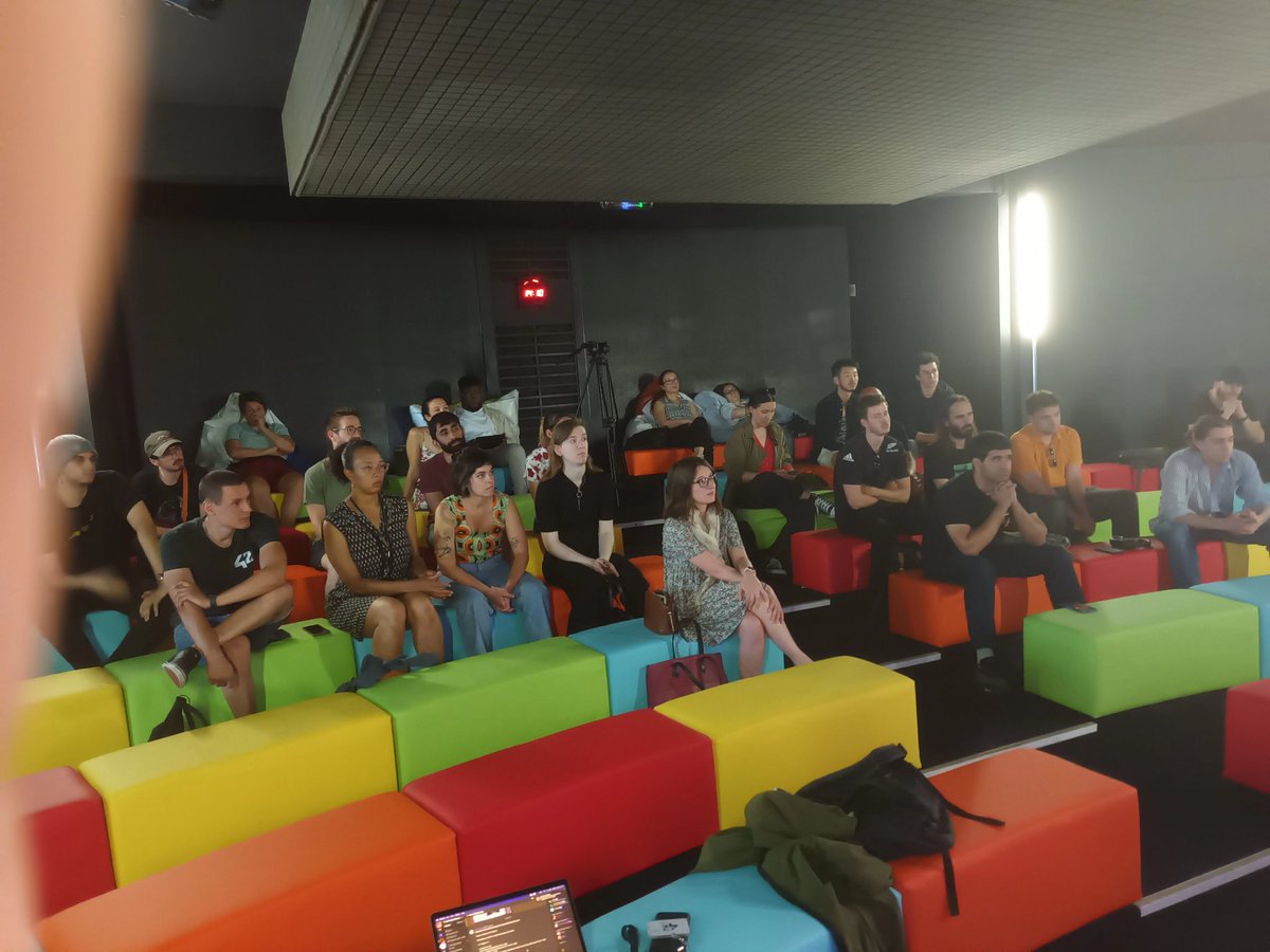 lesDecroissant's tweet photo. It was pleasure and insightful  to present about @0xPolygon ecosystem to  @42born2code students  building your own blockchain using Polygon edge and Supernets .  Thanks @FrenchPolygon for the initiative and was overjoyed to see curiosity and feedbacks from the  best dev school. https://t.co/Wv93sT0377