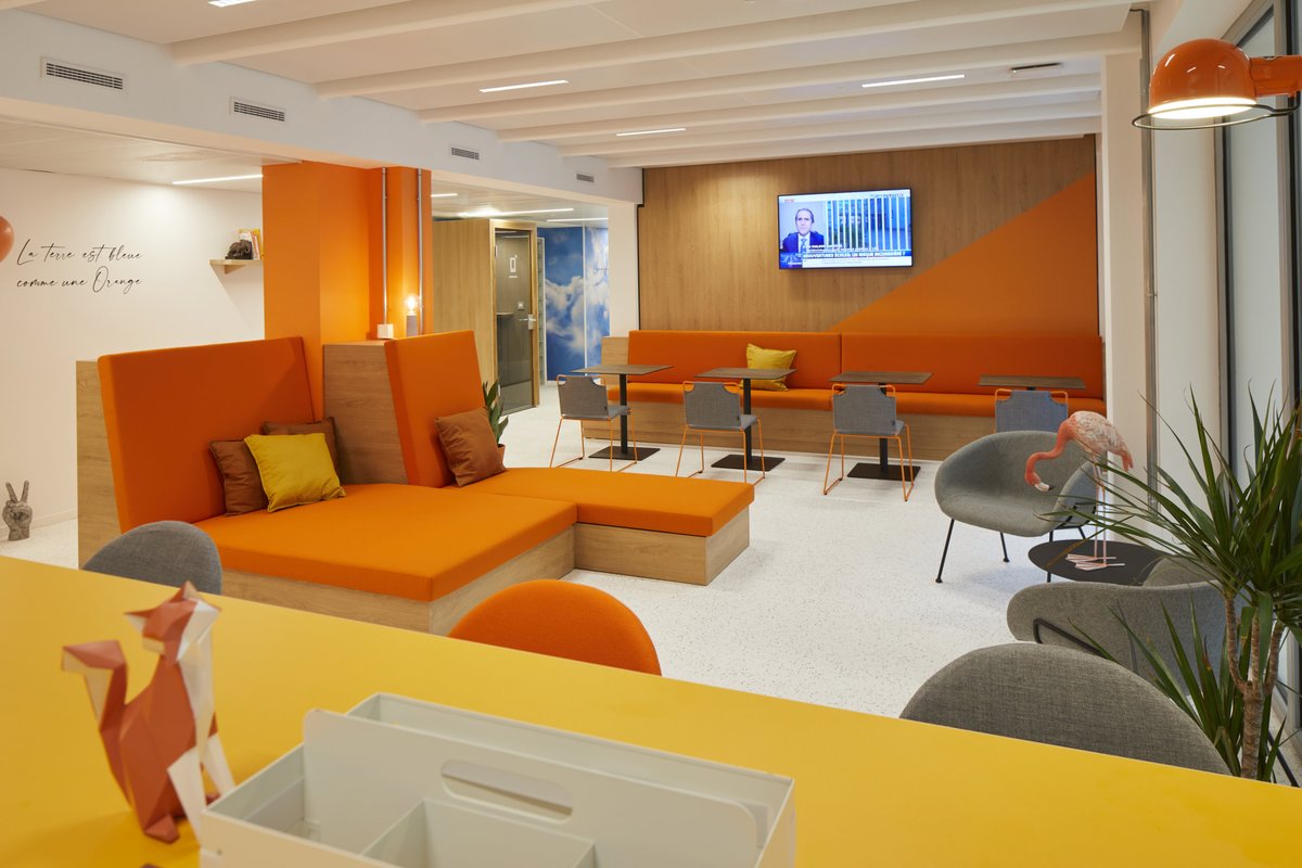 Découvrez des espaces de #travail ergonomiques plein de vie et de couleurs au <a href="/Wojo_co/">WOJO</a> #Paris Tolbiac ! Venez profiter d'un environnement inspirant et propice à la productivité 👇