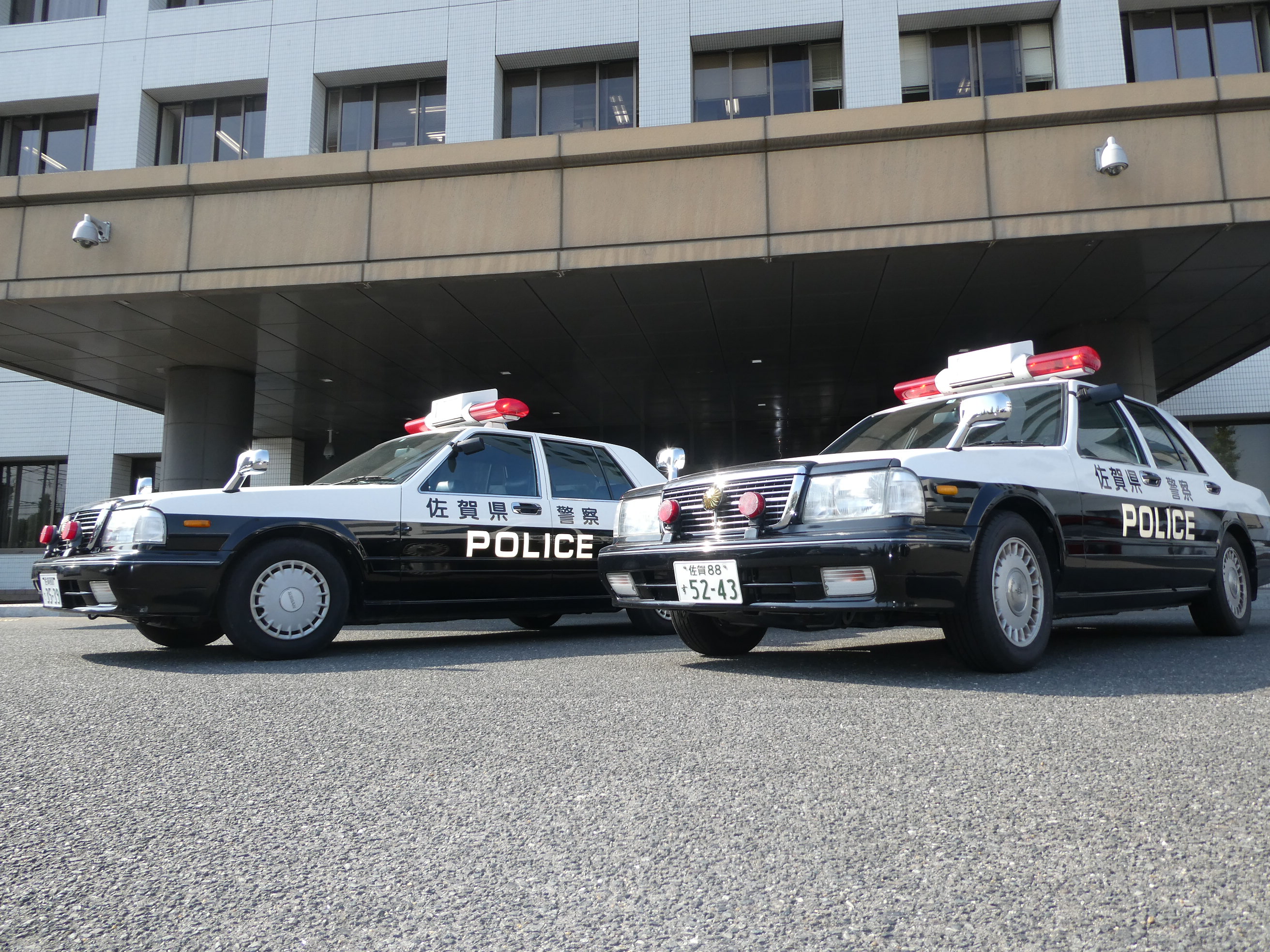 警視庁パトカー 4台で交通違反処理?! Japanese Police cars