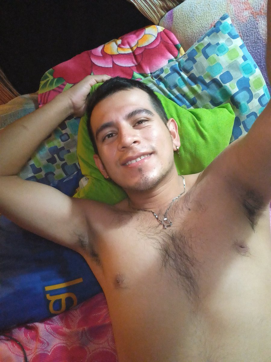 Edwin27197127's tweet photo. Me comes o te como 🤤🤤🤤 https://t.co/vUelnNxId7