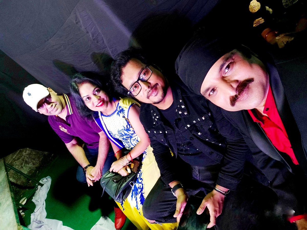 surajkdofficial's tweet photo. Last night #RajaParba #Funfiesta event by Team Friendzo.🙏❤️🎶😇
#RajaFestival #rajamouja #rajaevent #rajafestival #rajacelebration #raja2022 #bhubaneswar #bhubaneswarbuzz #bhubaneswardiaries #bmckalyanmandap #chandrasekharpur #bhubaneswarsmartcity #friendzo #surajdas #surajlive https://t.co/iQwqDP9nr9