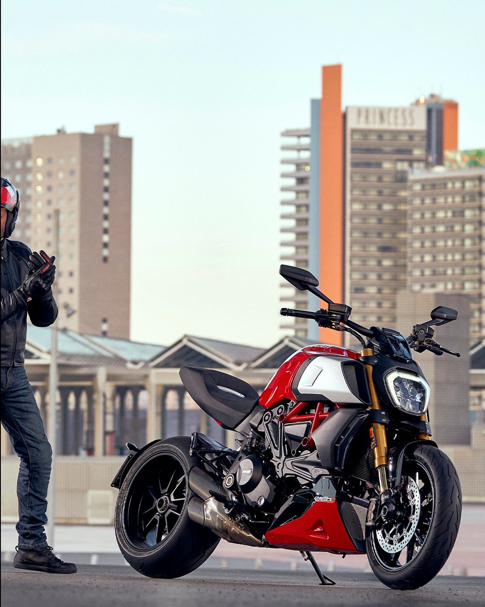 Ducati_India's tweet photo. If the devil had a ride, it would be the Diavel.
https://t.co/BAC8UDI3Vy
#DucatiDiavel #Diavel1260 #Diavel1260S #SoGoodToBeBad https://t.co/u9IVJZf6lG