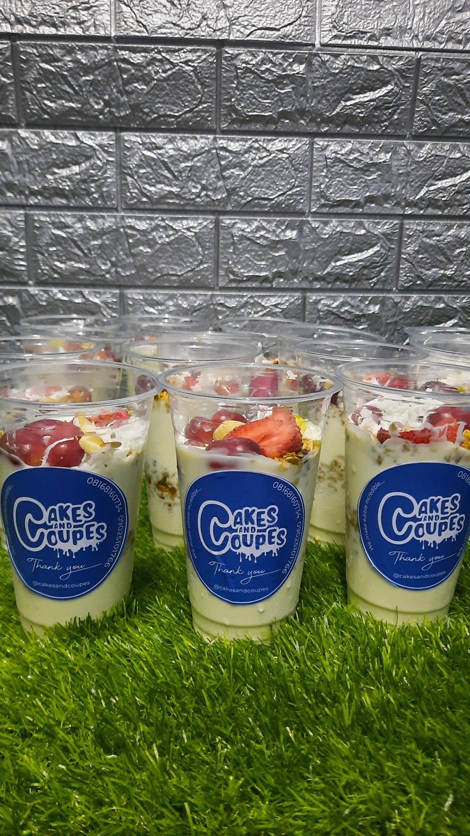 cakes_coupes's tweet photo. I make yummy cakes,pasteries and yogurt.
You can click the below to place order 
https://t.co/TTGU6uJoKu https://t.co/Jnsh4rcJ5V