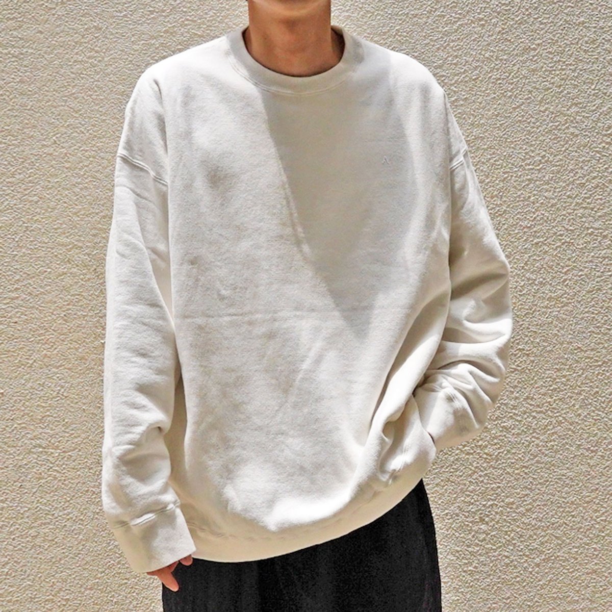 w_and_m's tweet photo. 『ATON』

AW22 1st Drop!

GARMENT DYE URAKE OVERSIZED SWEAT SHIRT 
https://t.co/zQcw77KlOe

#atontokyo https://t.co/tOoW3fKUDq