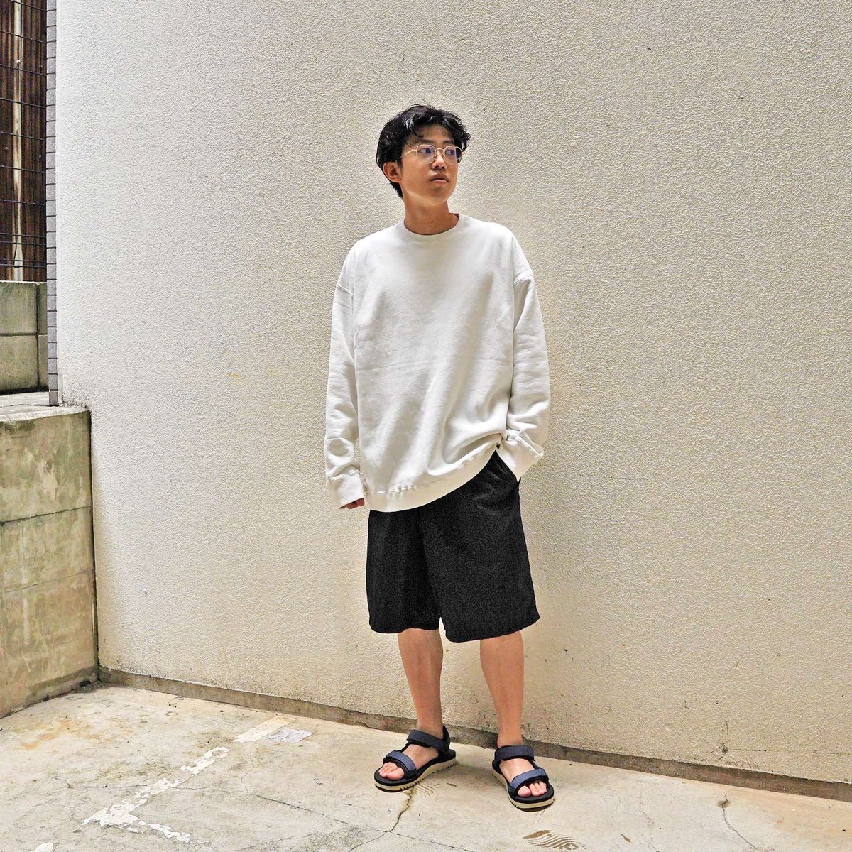 w_and_m's tweet photo. 『ATON』

AW22 1st Drop!

GARMENT DYE URAKE OVERSIZED SWEAT SHIRT 
https://t.co/zQcw77KlOe

#atontokyo https://t.co/tOoW3fKUDq